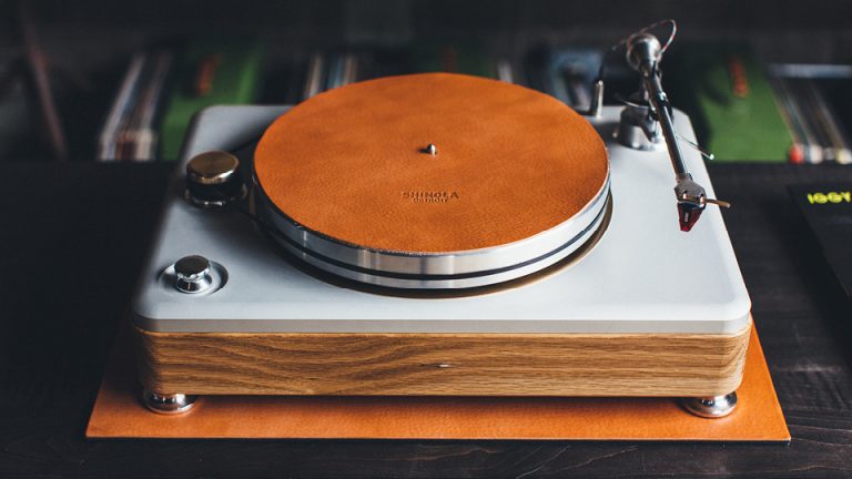 shinola runwell turntable for sale