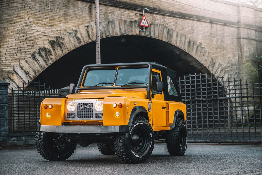 Kahn Automobiles Land Rover Defender 90 Flying Huntsman 2.2 | The Coolector