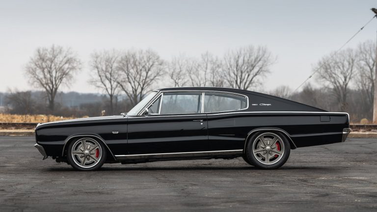 The Legendary 1967 Dodge Charger - Opentimehours.com