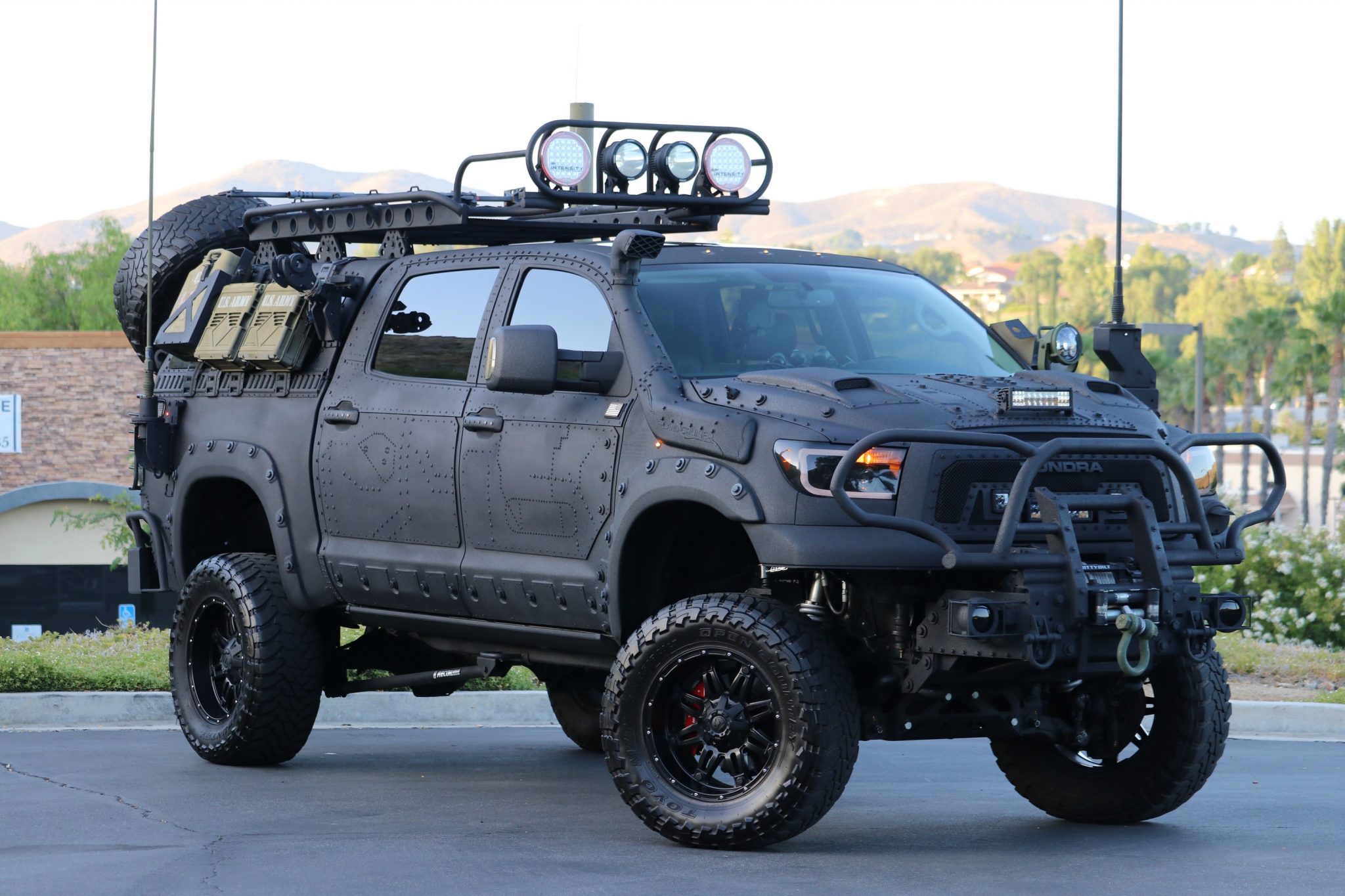 Modified 2013 Toyota Tundra 4×4 The Coolector