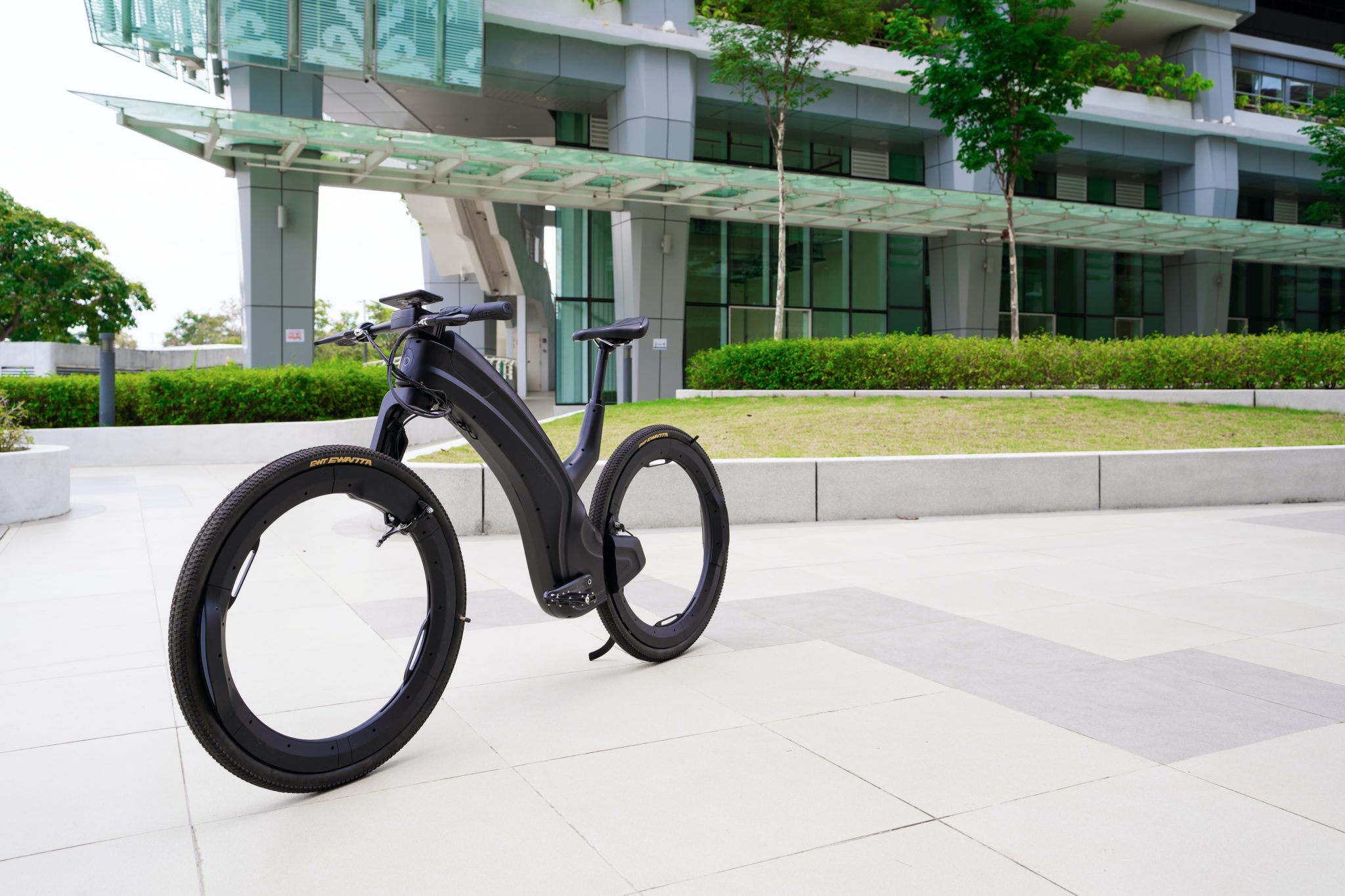 Reevo Hubless eBike | The Coolector