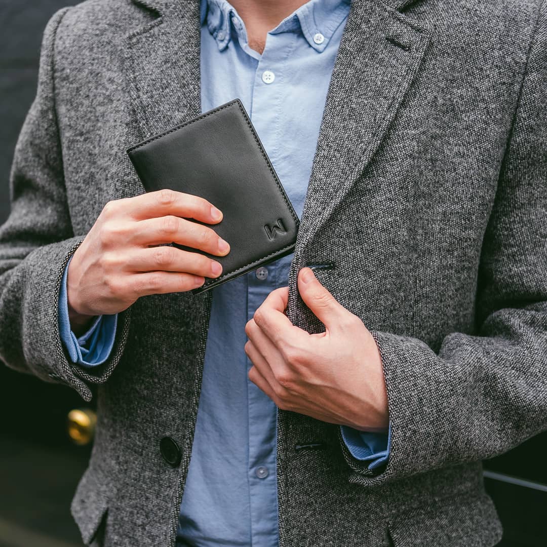 Walli Trackable Wallet | The Coolector