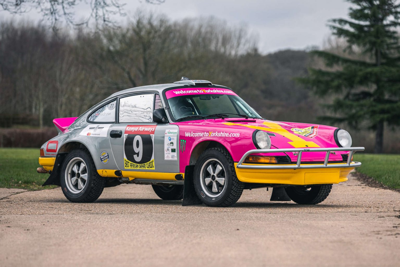 Porsche rally car