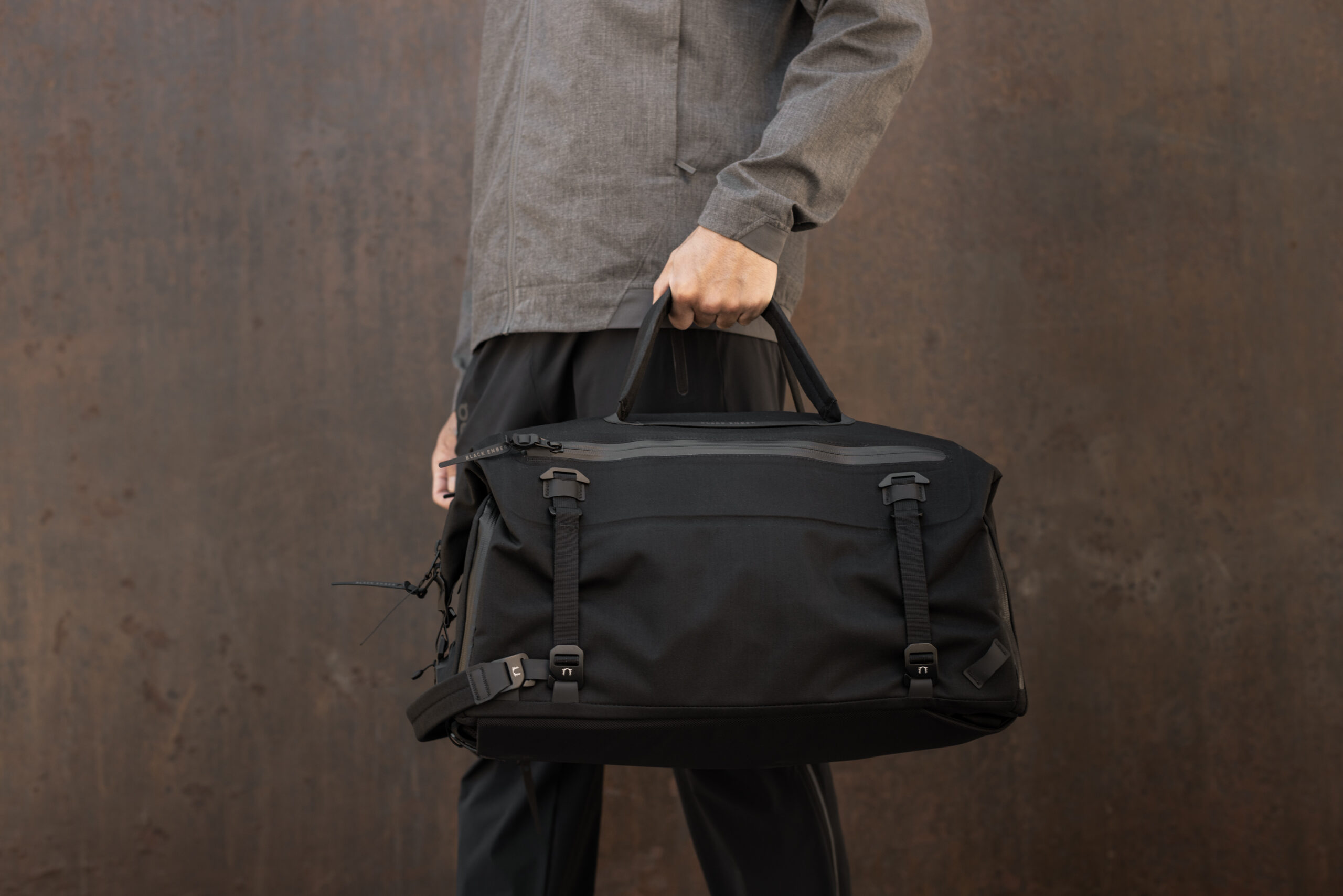 Black Ember DEX Modular Duffel Packs | The Coolector